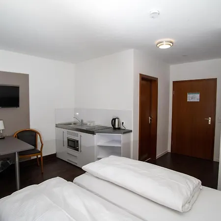 Am Schillerplatz Hostel