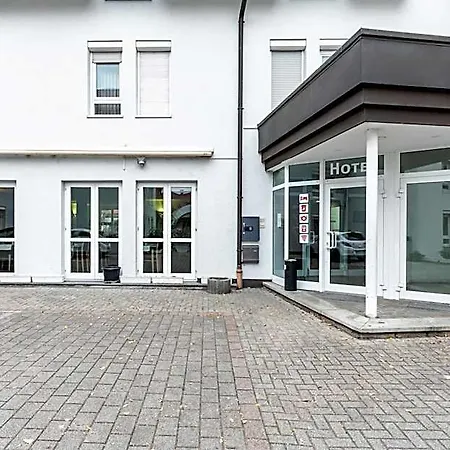 Ostello Am Schillerplatz Pleidelsheim