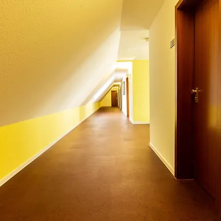 Am Schillerplatz Ostello Pleidelsheim