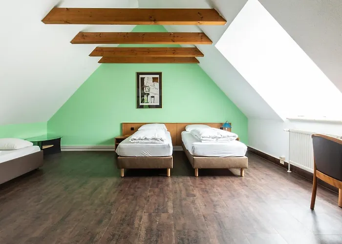 Am Schillerplatz Albergue Pleidelsheim