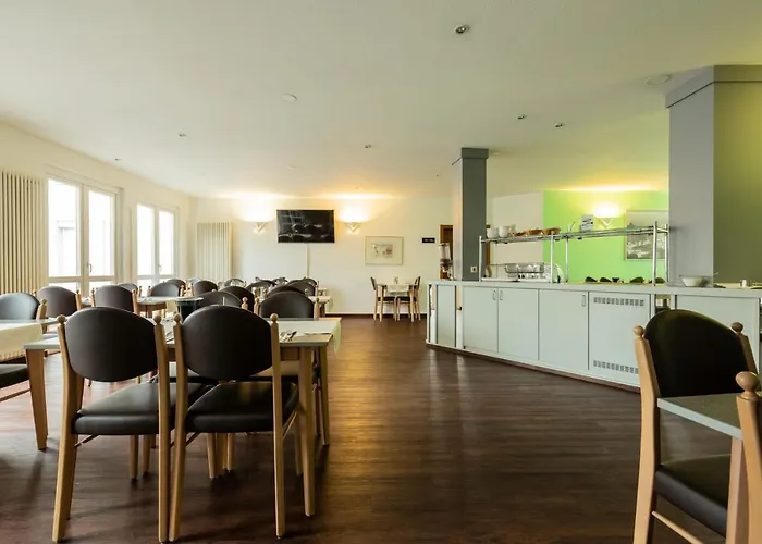 Am Schillerplatz Albergue